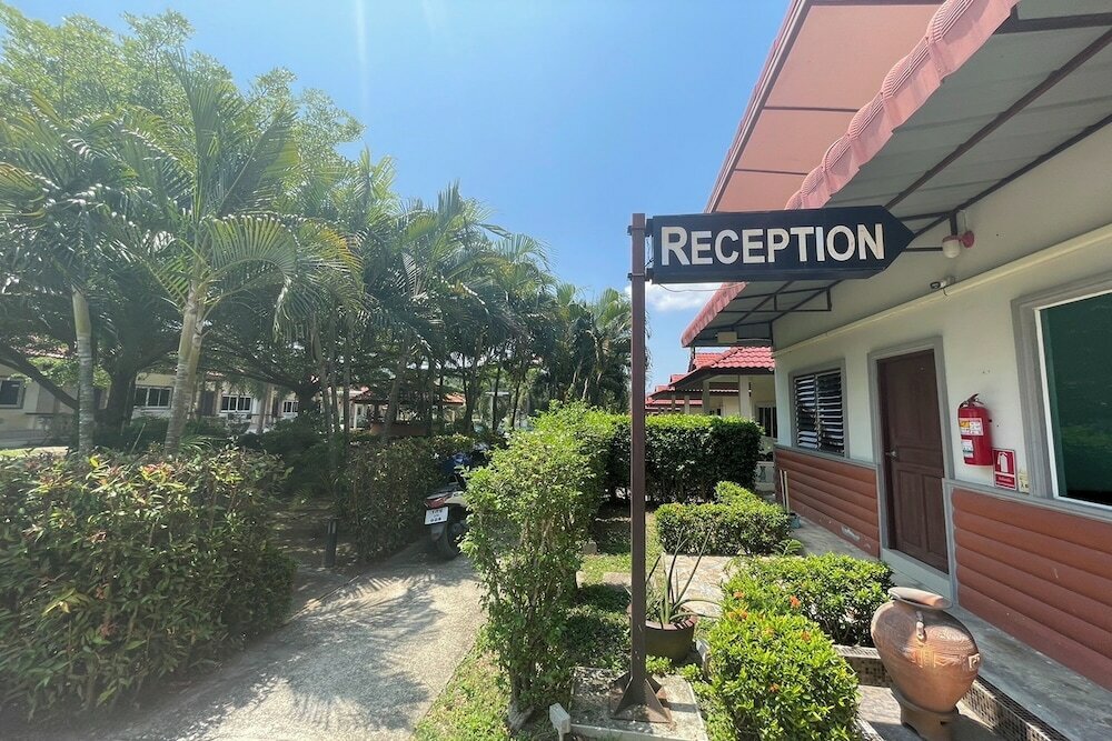 Фото Phuket Airport Villa