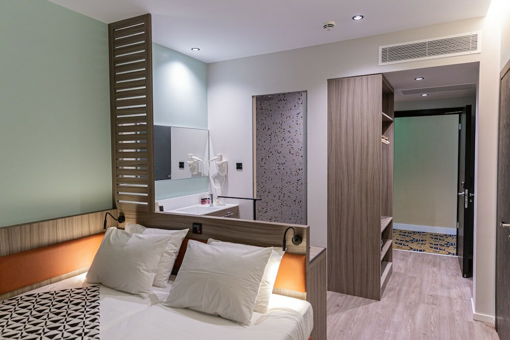 Фото Casual Kubic Athens Hotel