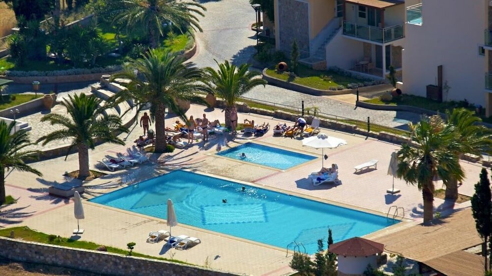 Фото Natura Park Village