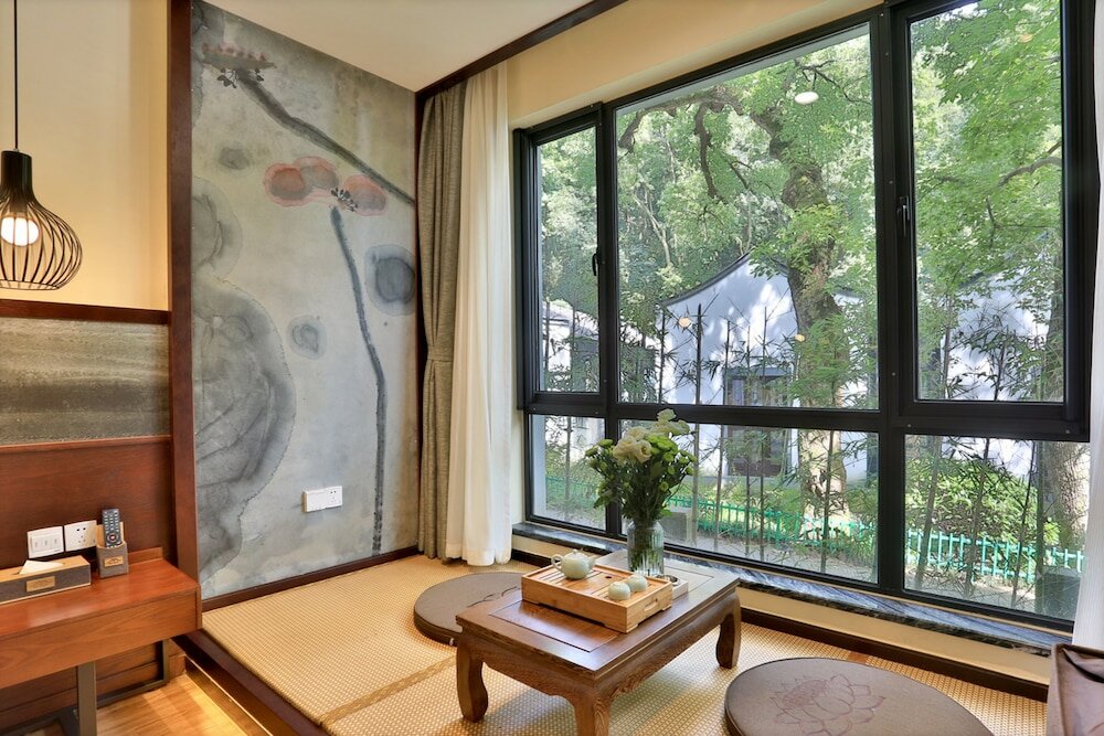 Фото Hiking Hotel Hangzhou