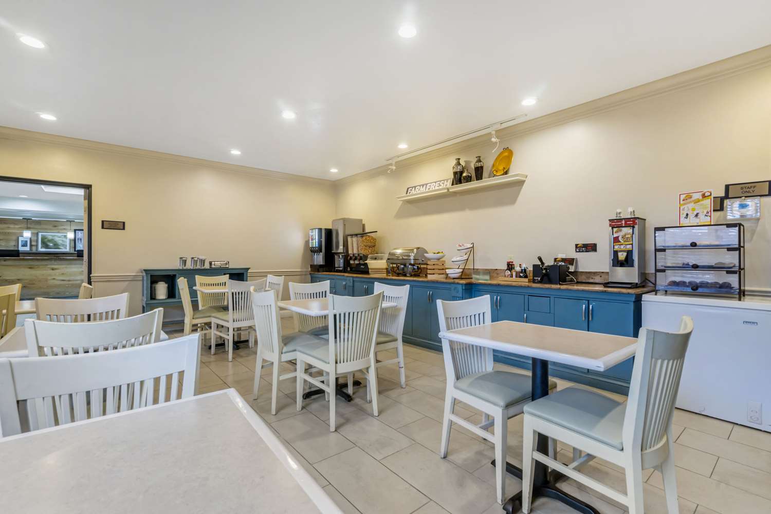 Фото Country Inn & Suites by Radisson, Tampa Airport North, Fl