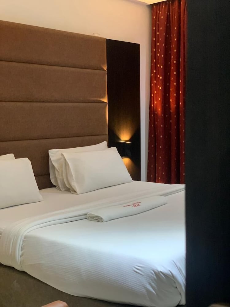 Фото Axor Hotels And Suites