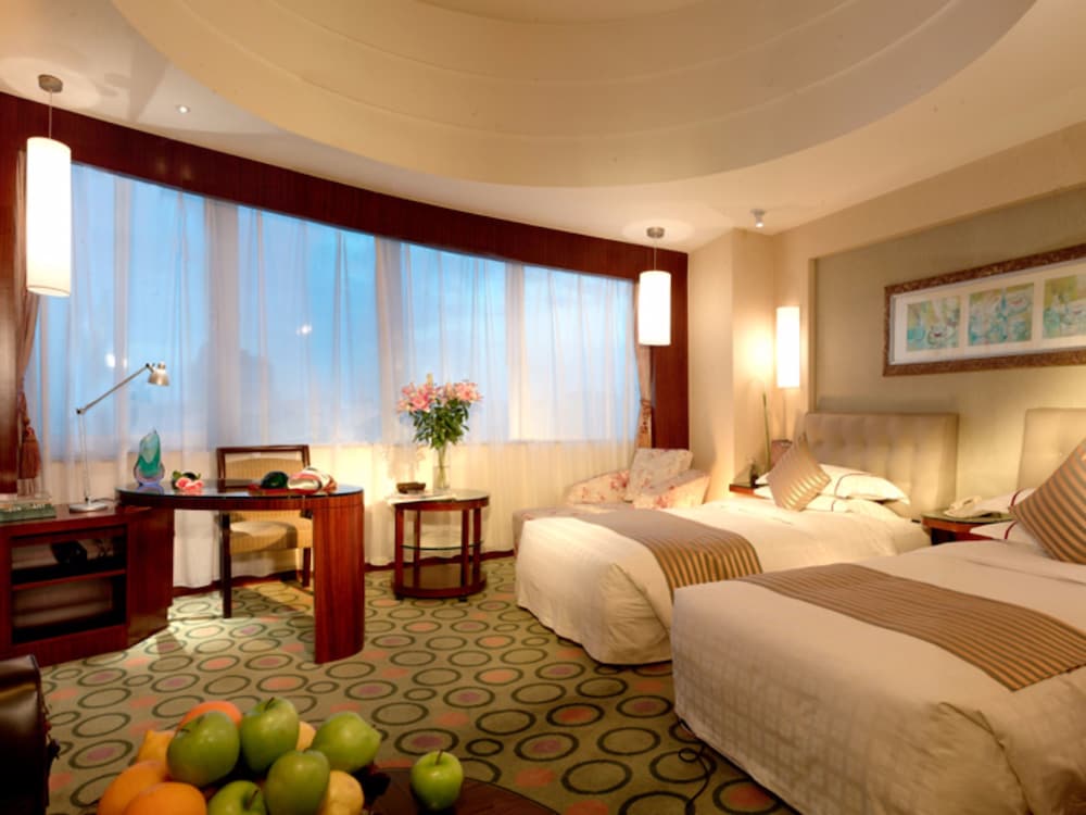 Фото Luxemon Xinjiang Hongfu Hotel