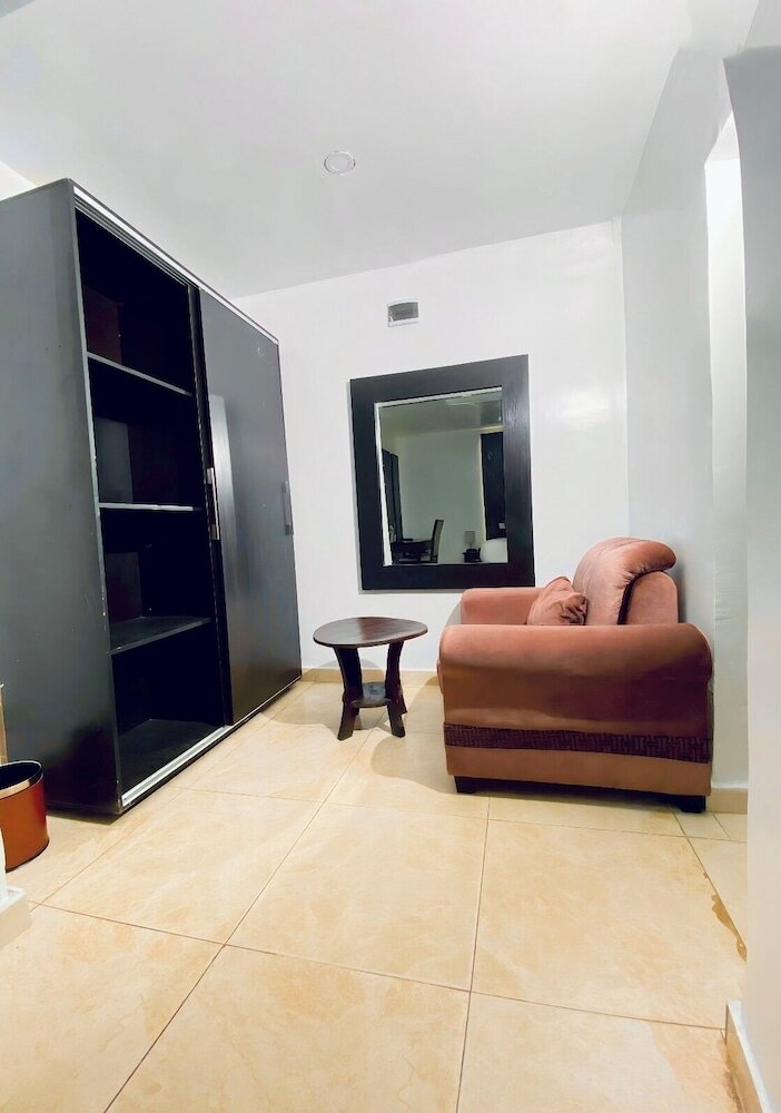 Фото Bluenest Hotel