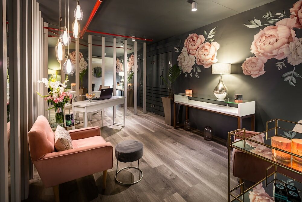 Фото The Hyde All-Suite Hotel