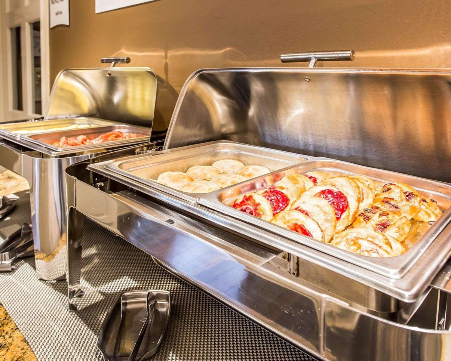 Фото Quality Suites Atlanta Buckhead Village North