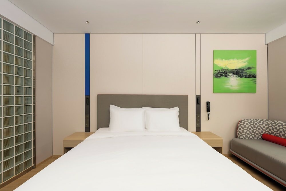 Фото Holiday Inn Express Hangzhou Huanglong, an Ihg Hotel