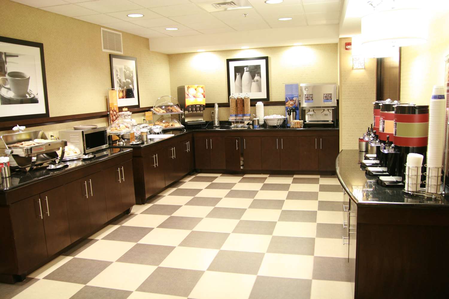 Фото Hampton Inn Topeka