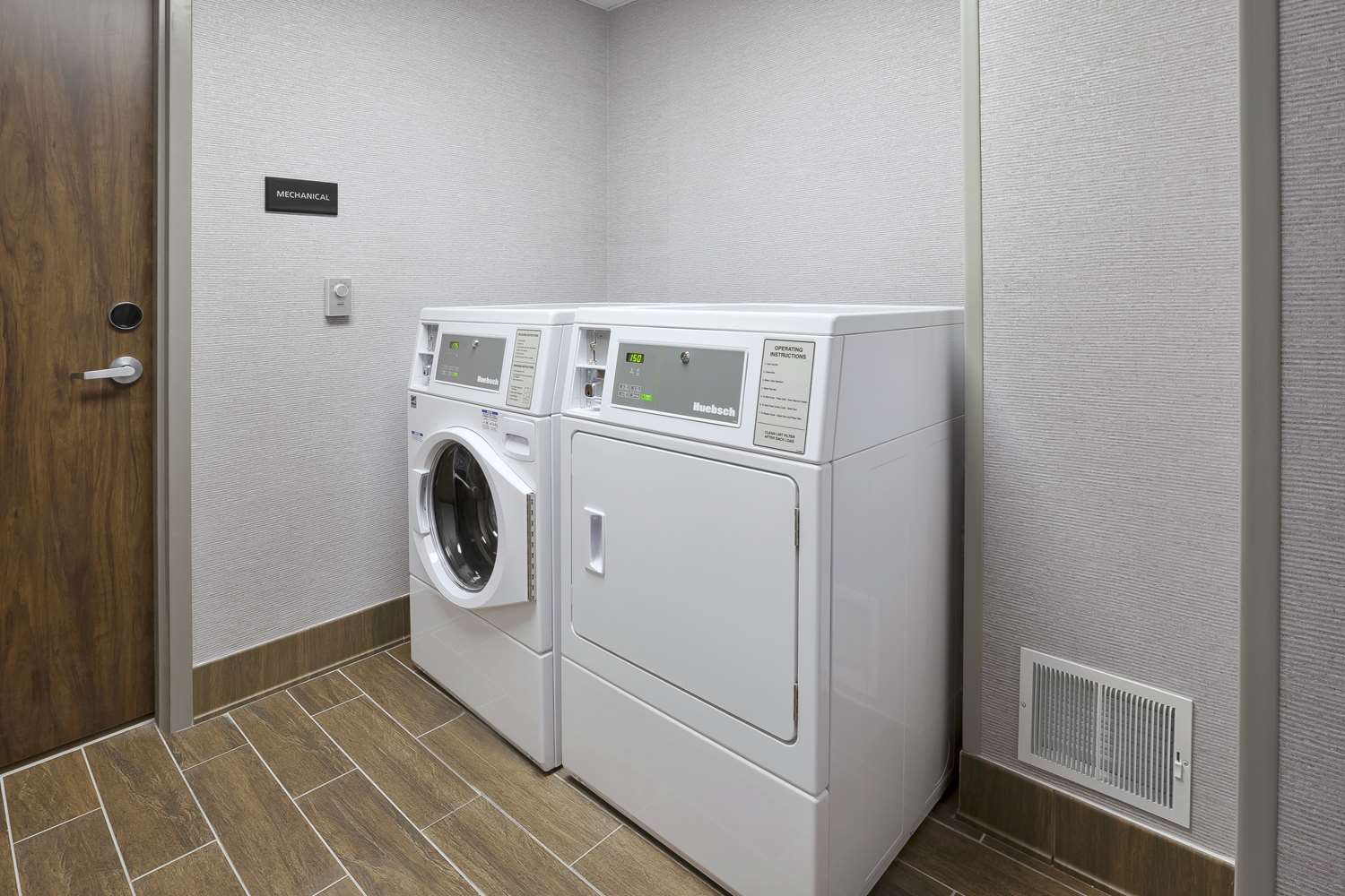 Фото Hampton Inn & Suites Grandville Grand Rapids South