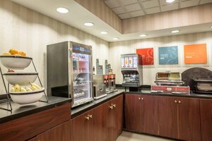 Гостиница Comfort Inn & Suites Ft. Jackson Maingate