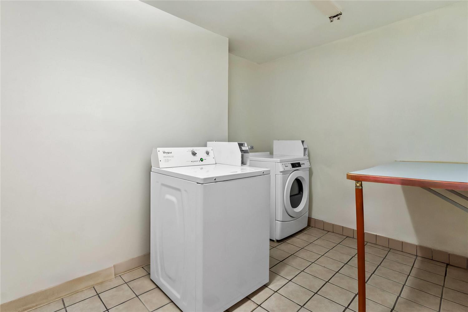 Фото Howard Johnson by Wyndham Albany