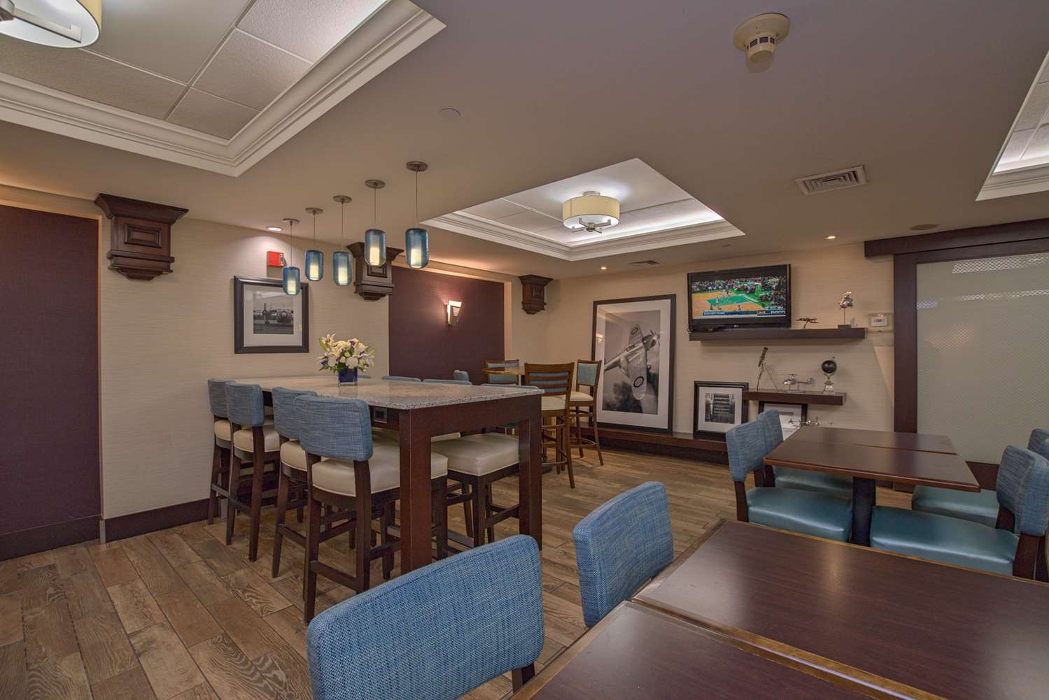 Фото Hampton Inn Portsmouth Central