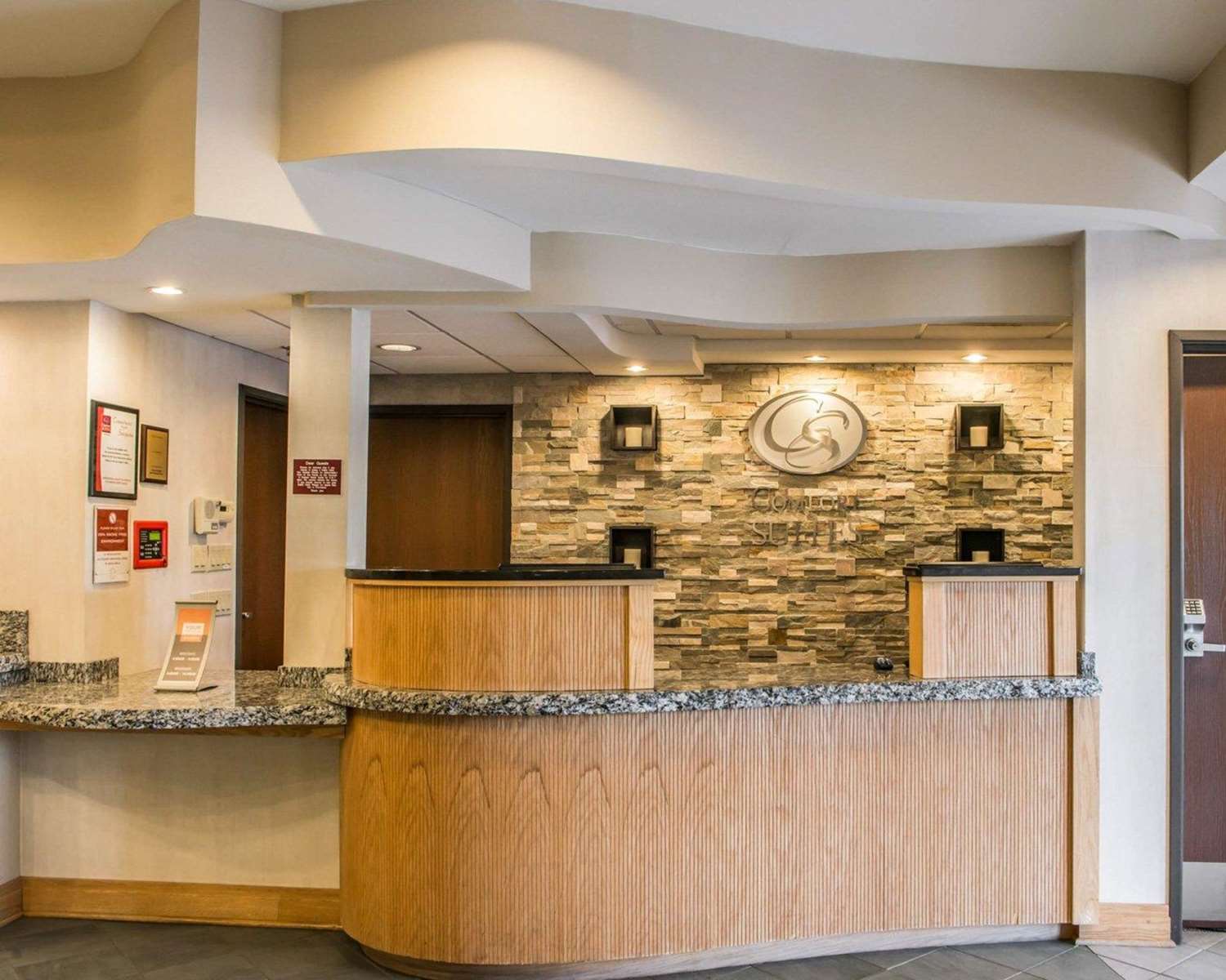 Фото Comfort Suites Monroeville