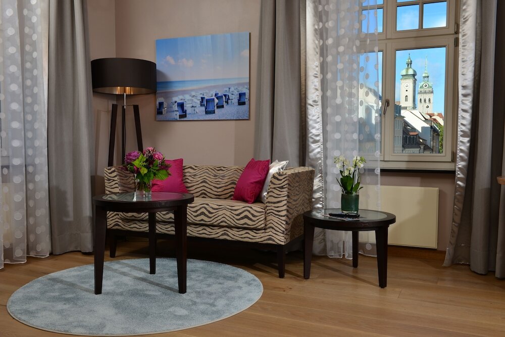 Фото Hotel Torbrau