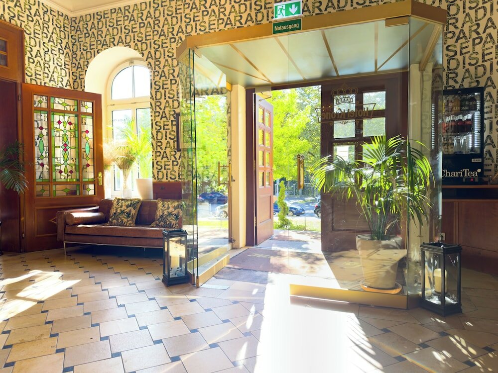 Фото отеля 2