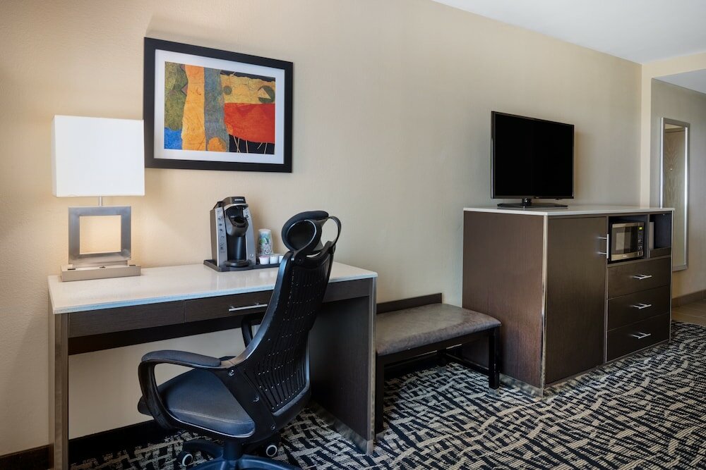 Фото Holiday Inn Poughkeepsie