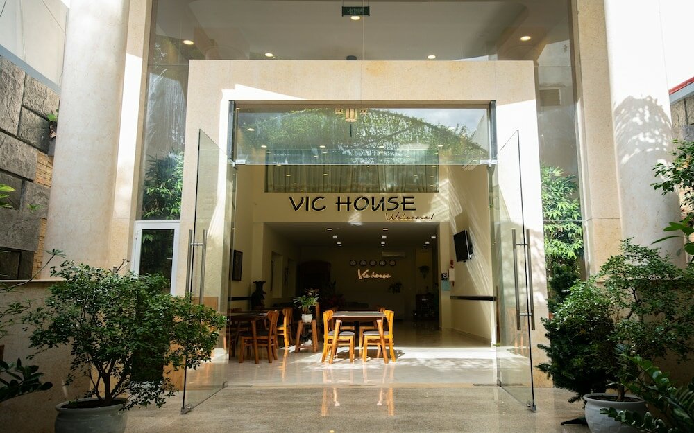 Фото Vic House Hotel
