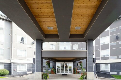 Внешний вид отеля Sandman Signature Edmonton South Hotel в Эдмонтоне, фото 4