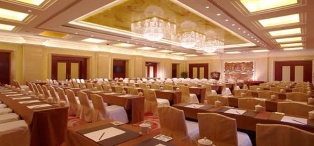 Фото New Century Fengming Resort Zaozhuang