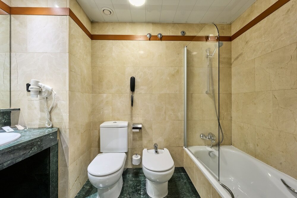 Фото Catalonia Gran Hotel Verdi