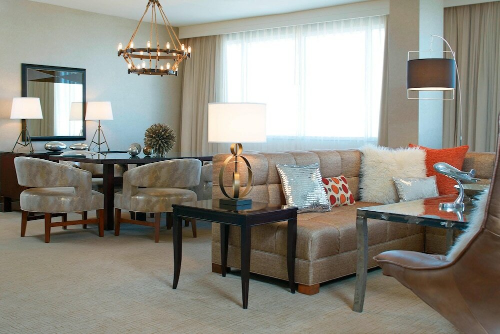 Фото Renaissance St. Louis Airport Hotel