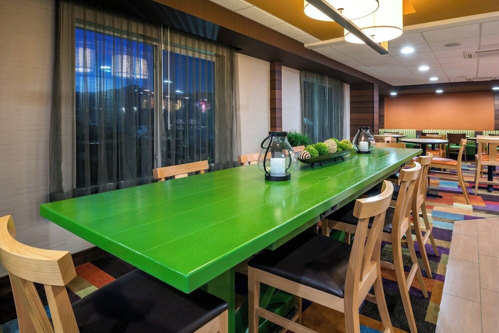 Фото Fairfield Inn by Marriott Salt Lake City South