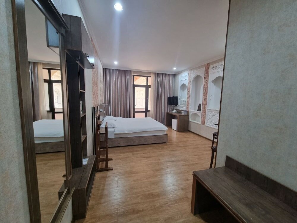 Фото Omar Khayyam Hotel