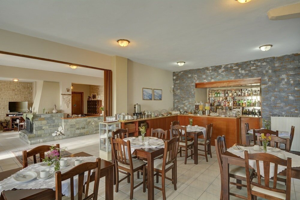 Фото Hotel Agnadi-Horefto