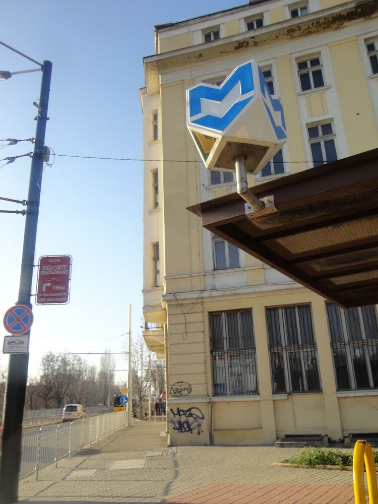 Фото Hotel Favorit