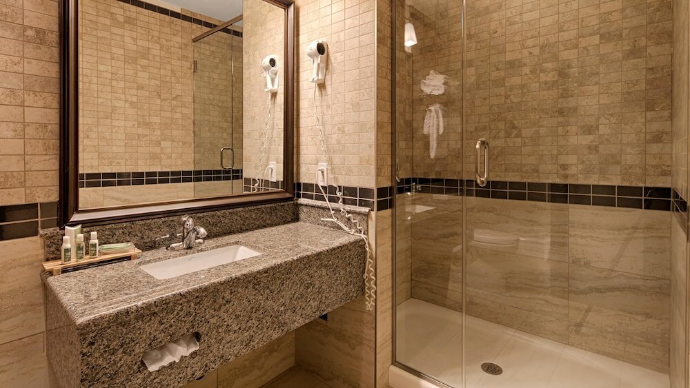 Фото Best Western Plus Fernie Mountain Lodge