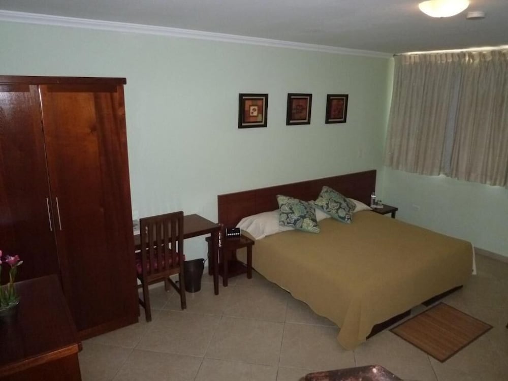 Фото Allamanda Hotel