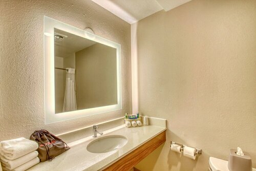 Гостиница Holiday Inn Express & Suites Oshkosh-Sr 41 в Ошкоше