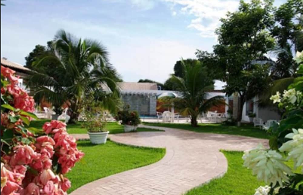 Фото Delcas Hotel