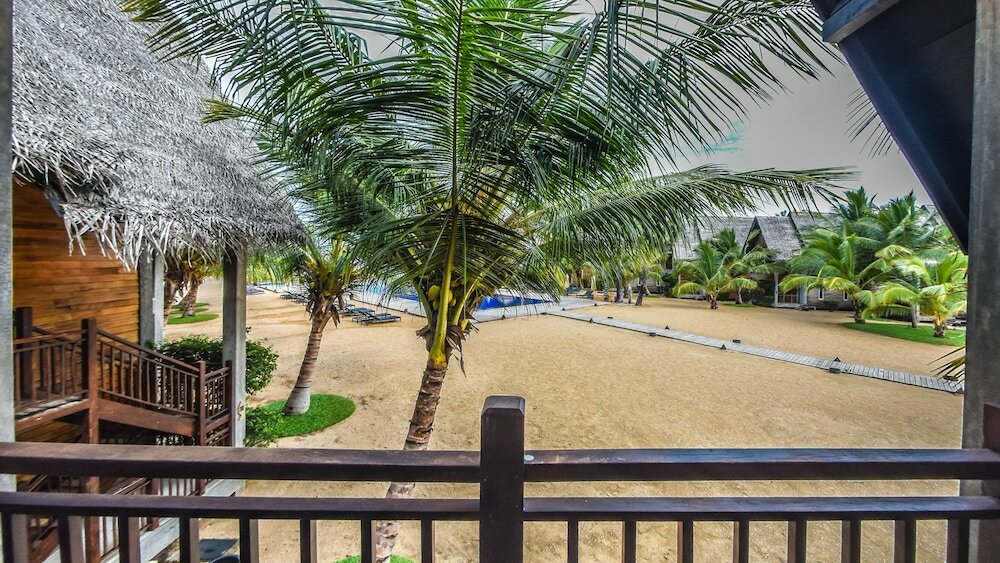 Фото Maalu Maalu Resort & SPA Pasikuda