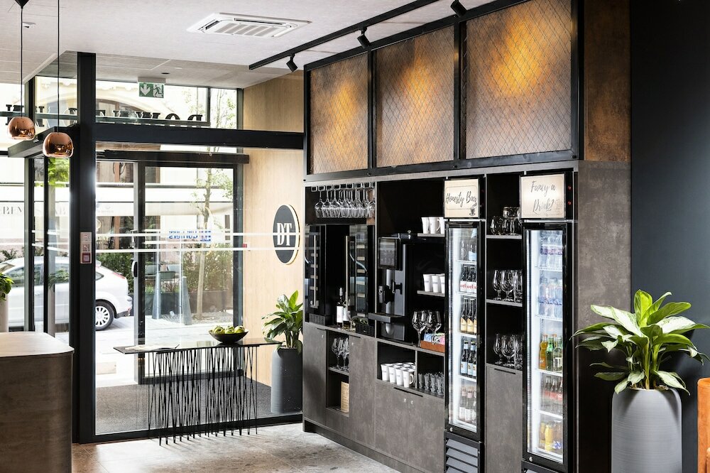 Фото Three Corners Downtown Hotel