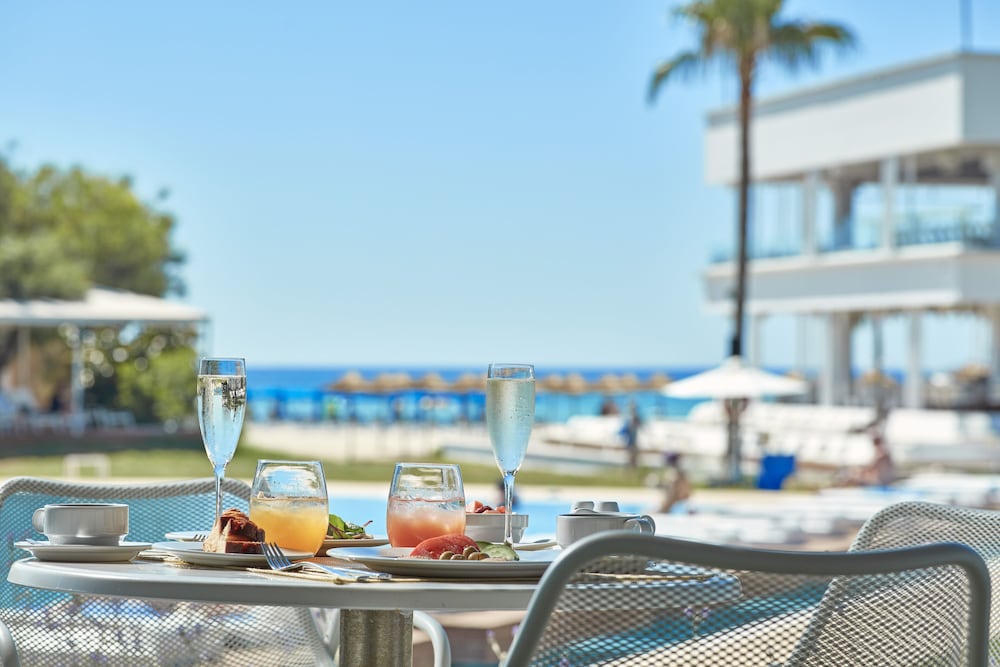 Фото So White Club Resort