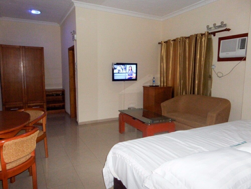 Фото Gilford View Hotels