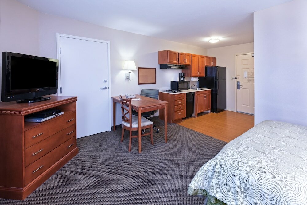 Фото Candlewood Suites Owasso, an Ihg Hotel