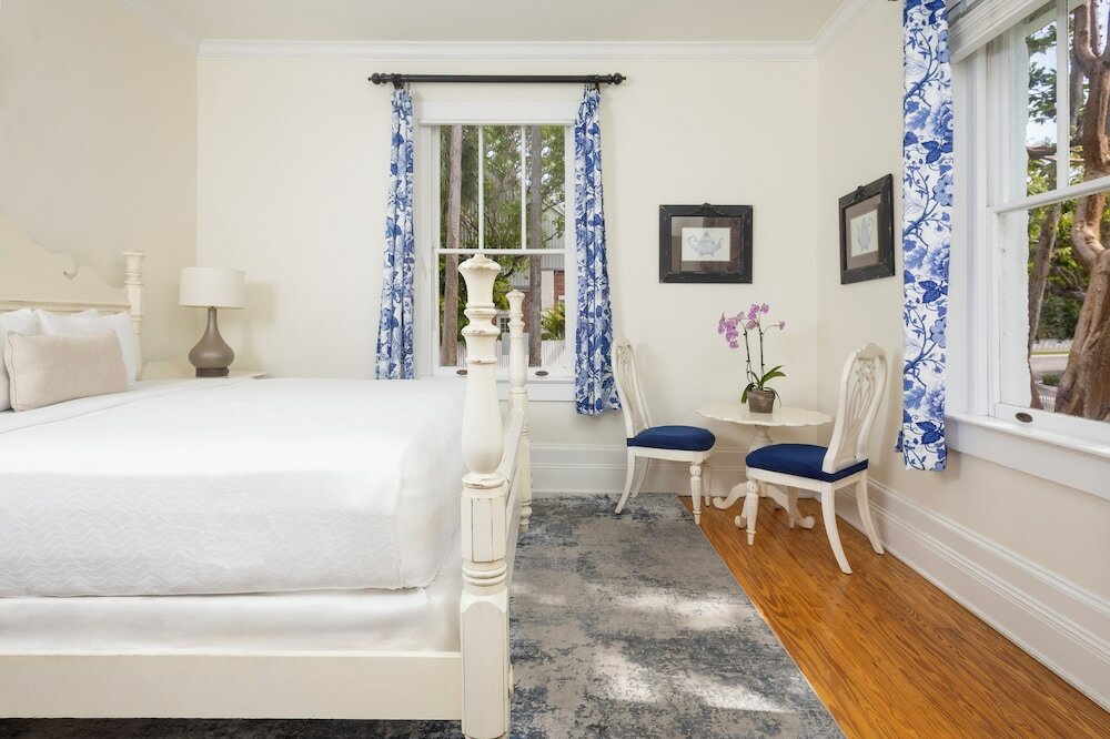 Фото Weatherstation Inn