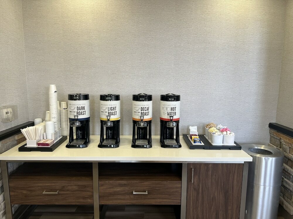 Фото Hampton Inn & Suites Barstow