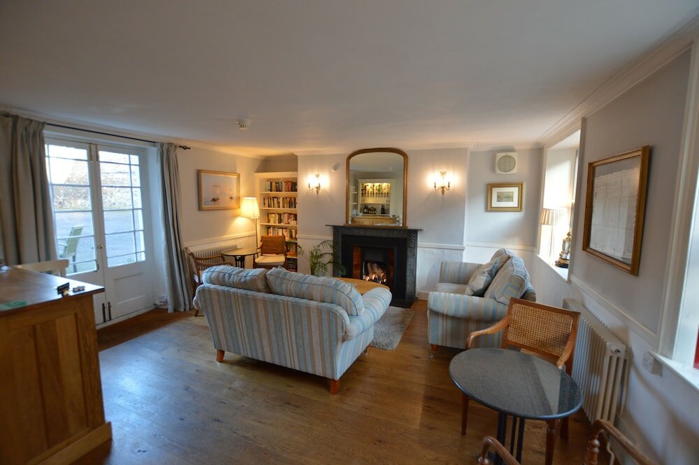 Фото Chantry Hotel