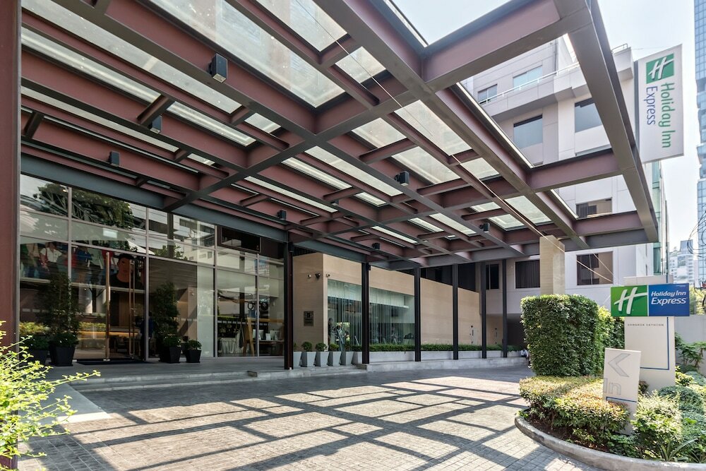 Фото Holiday Inn Express Bangkok Sathorn