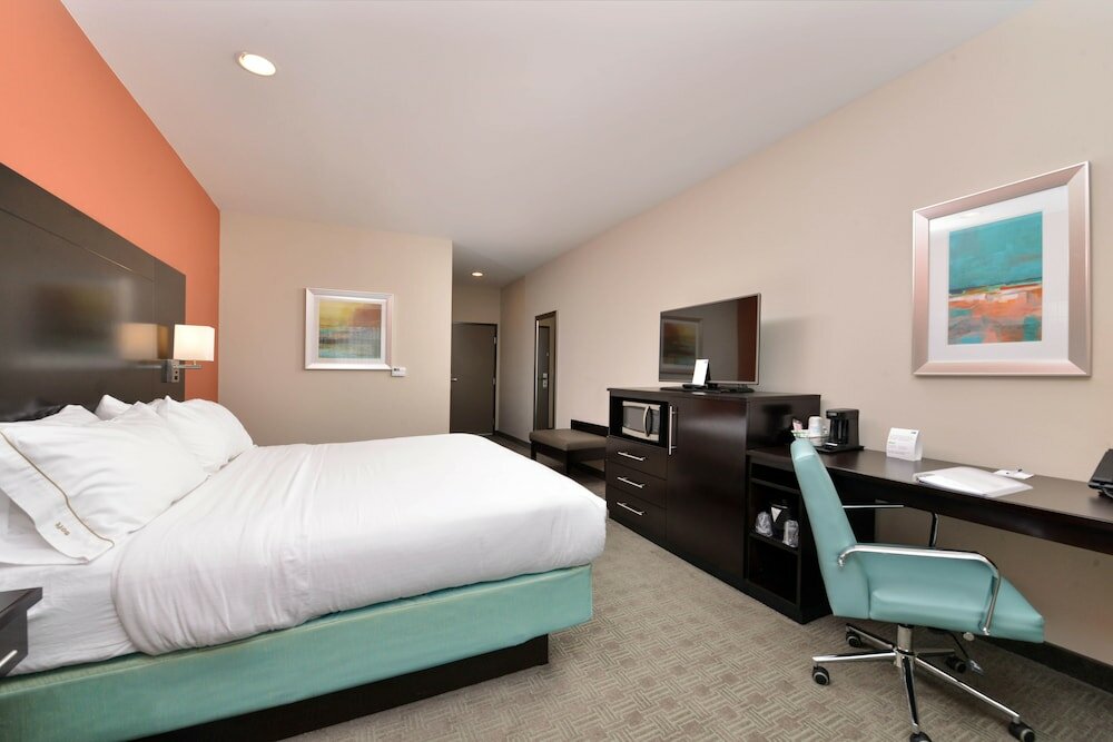 Фото Holiday Inn Express & Suites Austin South, an Ihg Hotel