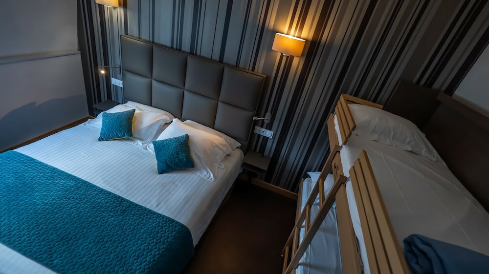 Фото Hôtel d'Orléans