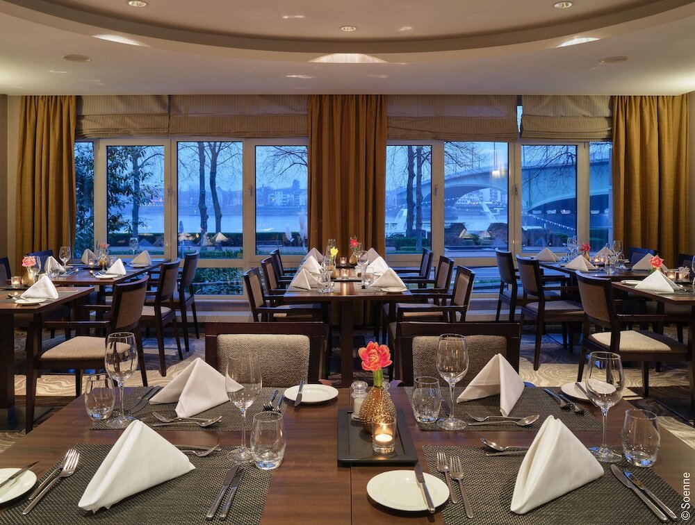 Фото Dorint Hotel Bonn