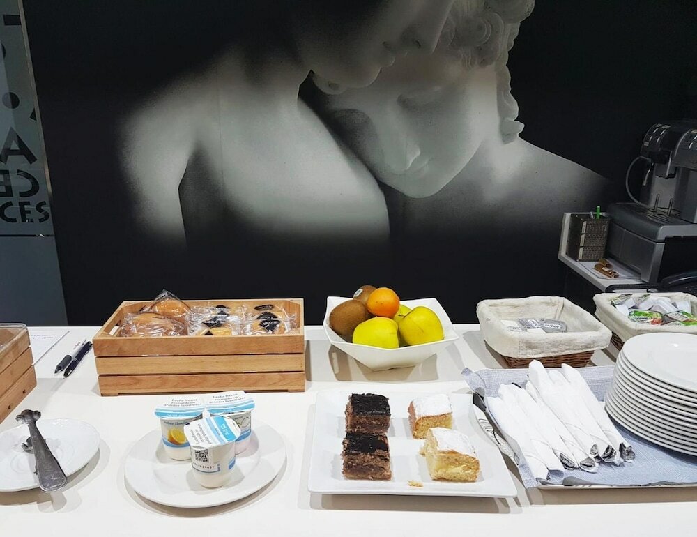 Фото Hotel Cesaraugusta