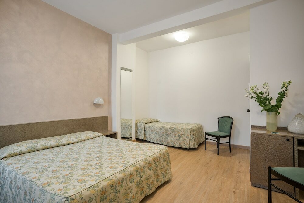 Фото Hotel Garibaldi