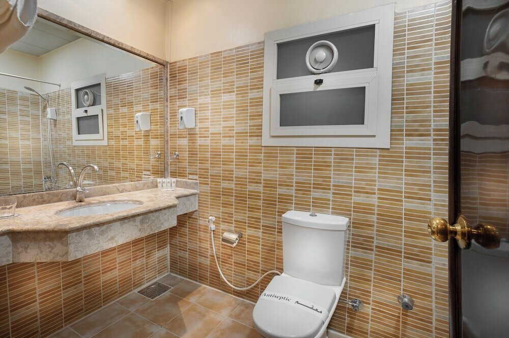 Фото Holidays Express Hotel