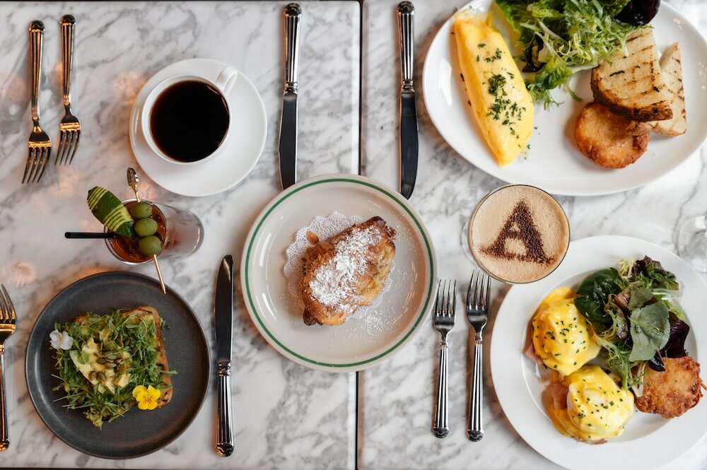 Фото The Avery Hotel