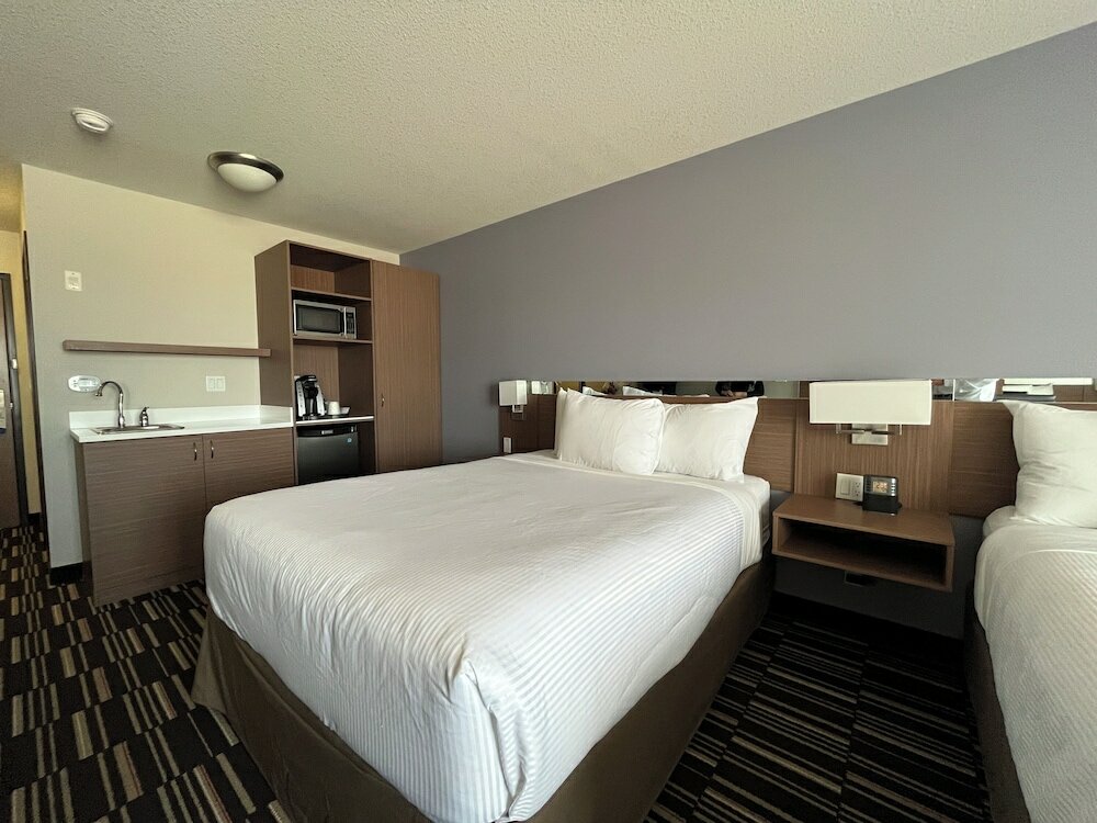 Фото Microtel Inn & Suites by Wyndham Fort St John